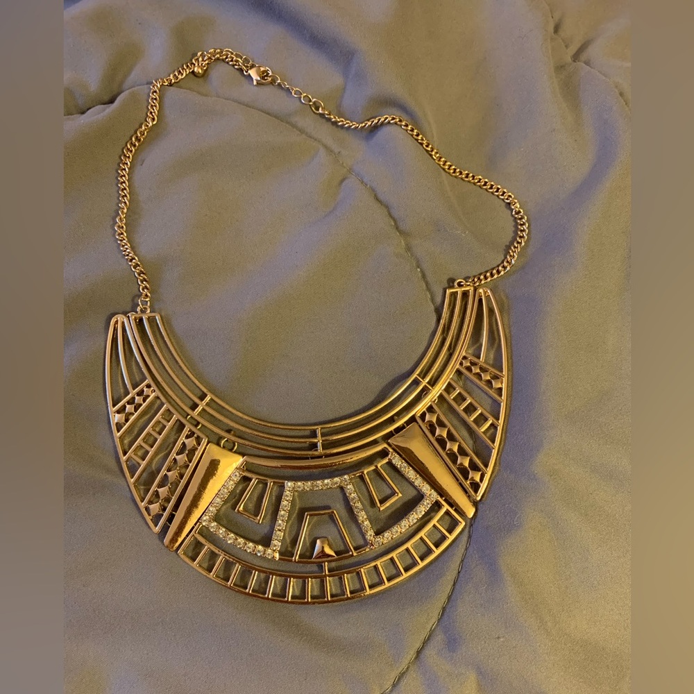 Gold detail statement necklace